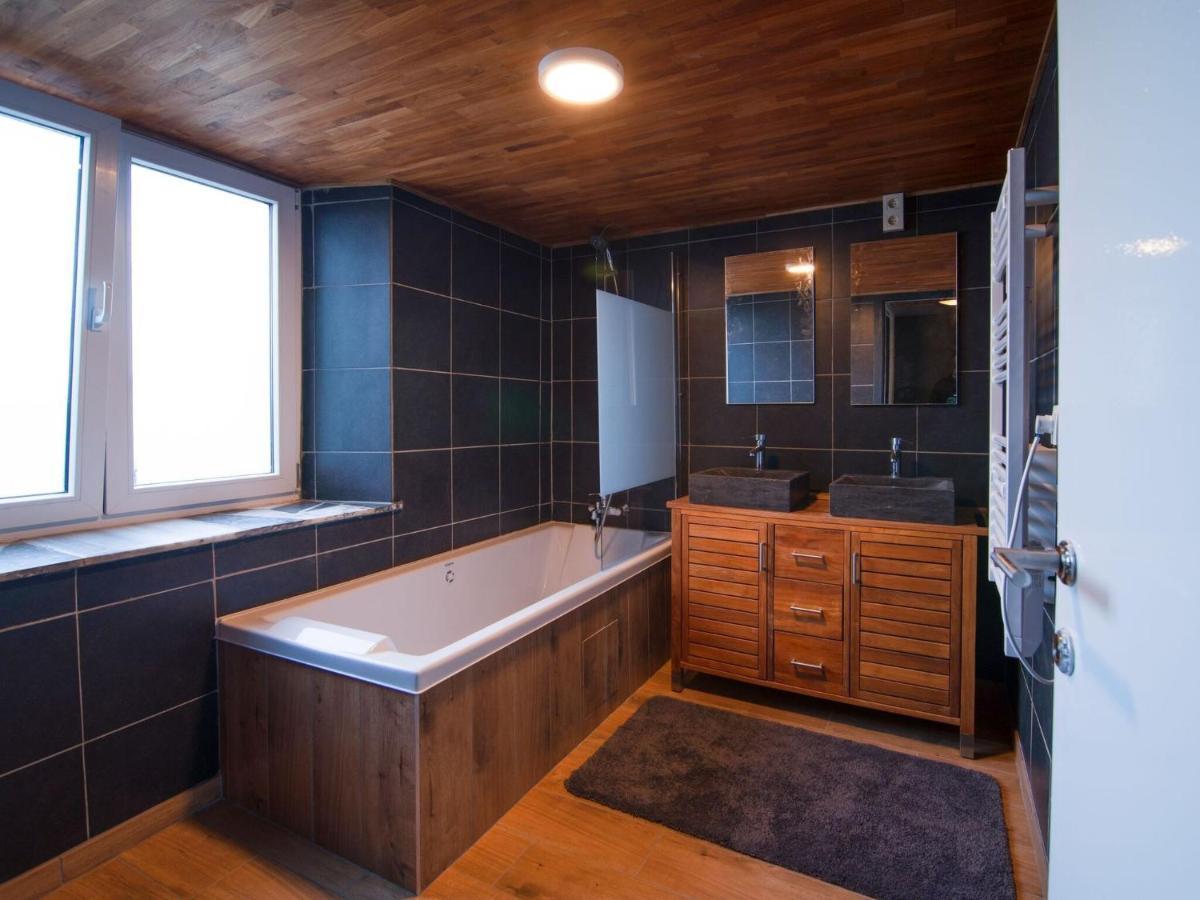 Very Spacious House With Sauna Spa And Countryside Views Gouvy Exterior foto